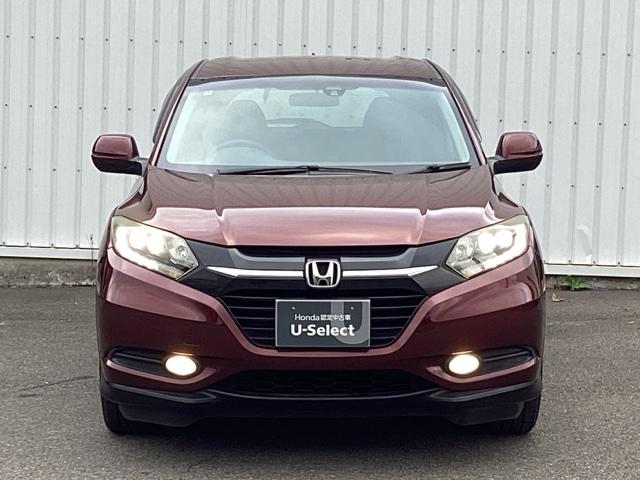 ヴェゼル Ｘ　ナビ装着用スペシャルパッケージあんしんパッケージ　リアカメラ　スマ－トキ－　記録簿　サイドエアバッグ　ＥＴＣ車載器　パワーウィンドウ　盗難防止システム　横滑り防止　ＬＥＤヘッドランプ　クルコン　ＰＳ（6枚目）