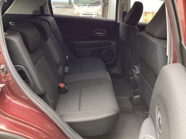 ヴェゼル Ｘ　ナビ装着用スペシャルパッケージあんしんパッケージ　リアカメラ　スマ－トキ－　記録簿　サイドエアバッグ　ＥＴＣ車載器　パワーウィンドウ　盗難防止システム　横滑り防止　ＬＥＤヘッドランプ　クルコン　ＰＳ（17枚目）