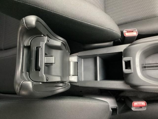 ヴェゼル Ｘ　ナビ装着用スペシャルパッケージあんしんパッケージ　リアカメラ　スマ－トキ－　記録簿　サイドエアバッグ　ＥＴＣ車載器　パワーウィンドウ　盗難防止システム　横滑り防止　ＬＥＤヘッドランプ　クルコン　ＰＳ（23枚目）