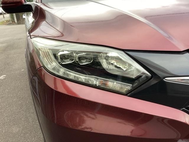 ヴェゼル Ｘ　ナビ装着用スペシャルパッケージあんしんパッケージ　リアカメラ　スマ－トキ－　記録簿　サイドエアバッグ　ＥＴＣ車載器　パワーウィンドウ　盗難防止システム　横滑り防止　ＬＥＤヘッドランプ　クルコン　ＰＳ（42枚目）