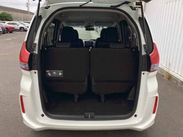 フリードハイブリッド ハイブリッド・EX Hondaインターナビ+リンクアップフリー+ETC車載器(ナビ連動)LEDヘッドライト+アクティブコーナリングライト 地デジフルセグTV シ-トヒ-タ- 整備記録簿 USB接続 リヤカメラ ABS(19枚目)