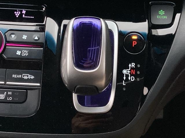 フリードハイブリッド ハイブリッド・EX Hondaインターナビ+リンクアップフリー+ETC車載器(ナビ連動)LEDヘッドライト+アクティブコーナリングライト 地デジフルセグTV シ-トヒ-タ- 整備記録簿 USB接続 リヤカメラ ABS(24枚目)