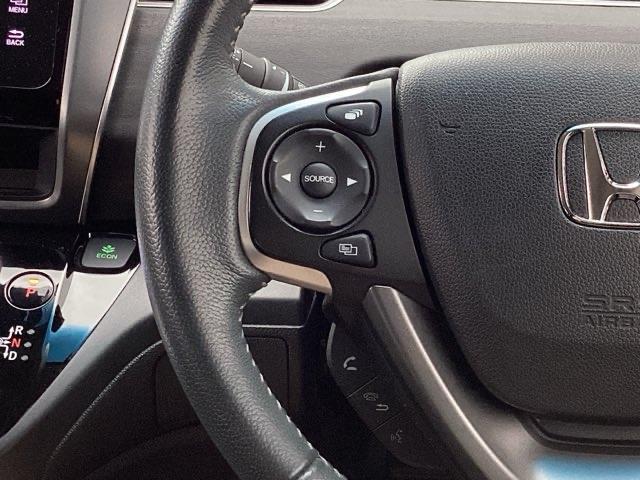 フリードハイブリッド ハイブリッド・EX Hondaインターナビ+リンクアップフリー+ETC車載器(ナビ連動)LEDヘッドライト+アクティブコーナリングライト 地デジフルセグTV シ-トヒ-タ- 整備記録簿 USB接続 リヤカメラ ABS(30枚目)