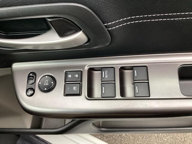 フリードハイブリッド ハイブリッド・EX Hondaインターナビ+リンクアップフリー+ETC車載器(ナビ連動)LEDヘッドライト+アクティブコーナリングライト 地デジフルセグTV シ-トヒ-タ- 整備記録簿 USB接続 リヤカメラ ABS(39枚目)