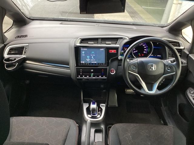 フィットハイブリッド Sパッケージ 点検記録簿 サイドエアバック リアカメラ VSA クルコン 地デジTV イモビライザー パワーウィンドウ スマキー DVD再生 ETC付 Wエアバック パワステ エアバッグ AAC ABS キーフリー(2枚目)