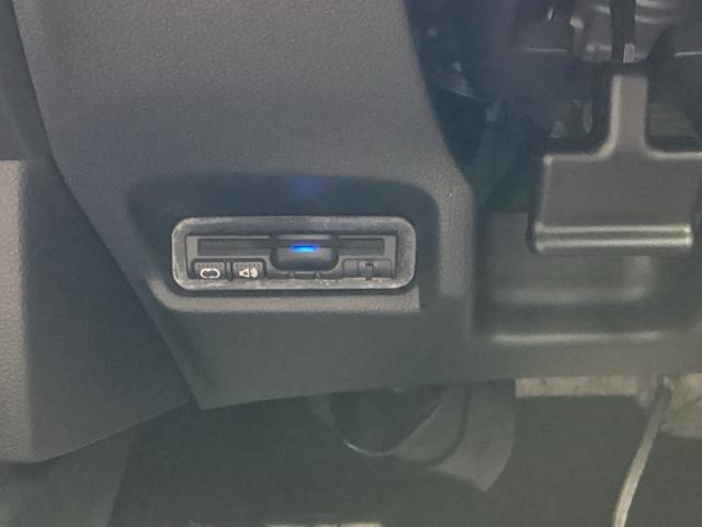 フィットハイブリッド Sパッケージ 点検記録簿 サイドエアバック リアカメラ VSA クルコン 地デジTV イモビライザー パワーウィンドウ スマキー DVD再生 ETC付 Wエアバック パワステ エアバッグ AAC ABS キーフリー(14枚目)