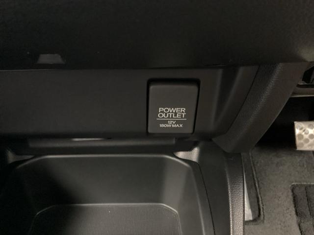 フィットハイブリッド Sパッケージ 点検記録簿 サイドエアバック リアカメラ VSA クルコン 地デジTV イモビライザー パワーウィンドウ スマキー DVD再生 ETC付 Wエアバック パワステ エアバッグ AAC ABS キーフリー(26枚目)