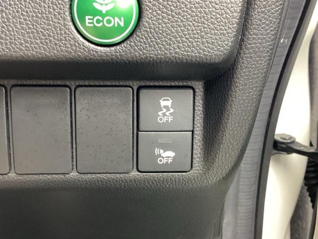 フィットハイブリッド Sパッケージ 点検記録簿 サイドエアバック リアカメラ VSA クルコン 地デジTV イモビライザー パワーウィンドウ スマキー DVD再生 ETC付 Wエアバック パワステ エアバッグ AAC ABS キーフリー(32枚目)