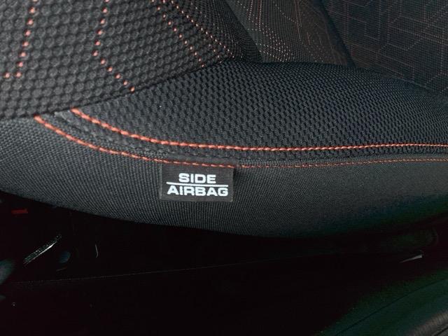 フィットハイブリッド Sパッケージ 点検記録簿 サイドエアバック リアカメラ VSA クルコン 地デジTV イモビライザー パワーウィンドウ スマキー DVD再生 ETC付 Wエアバック パワステ エアバッグ AAC ABS キーフリー(34枚目)