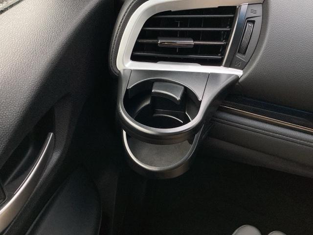 フィットハイブリッド Sパッケージ 点検記録簿 サイドエアバック リアカメラ VSA クルコン 地デジTV イモビライザー パワーウィンドウ スマキー DVD再生 ETC付 Wエアバック パワステ エアバッグ AAC ABS キーフリー(41枚目)