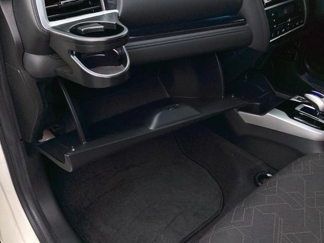 フィットハイブリッド Sパッケージ 点検記録簿 サイドエアバック リアカメラ VSA クルコン 地デジTV イモビライザー パワーウィンドウ スマキー DVD再生 ETC付 Wエアバック パワステ エアバッグ AAC ABS キーフリー(42枚目)