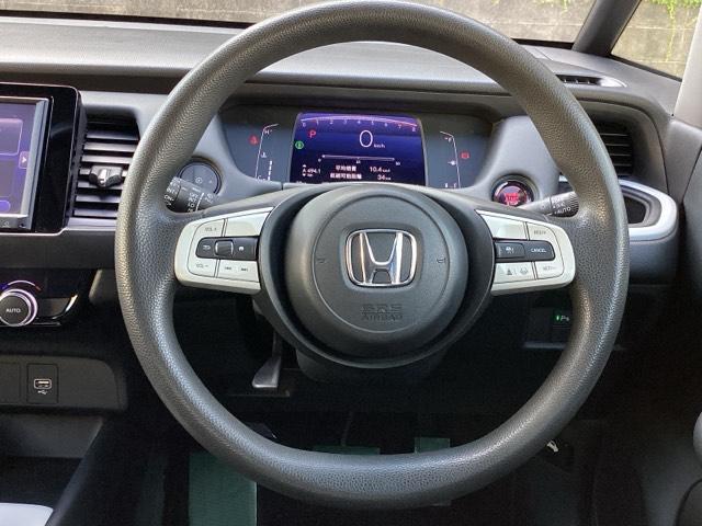 フィット ホーム HondaCONNECTforGathers+ナビ装着用スペシャルパッケージ リアカメ LEDライト クリアランスソナー ドラレコ 記録簿付 エアバッグ iストップ スマ-トキ- 盗難防止装置 DVD(16枚目)