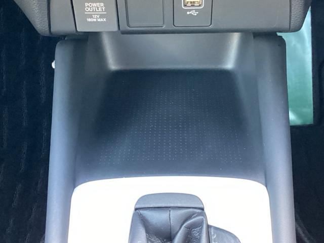 フィット ホーム HondaCONNECTforGathers+ナビ装着用スペシャルパッケージ リアカメ LEDライト クリアランスソナー ドラレコ 記録簿付 エアバッグ iストップ スマ-トキ- 盗難防止装置 DVD(24枚目)