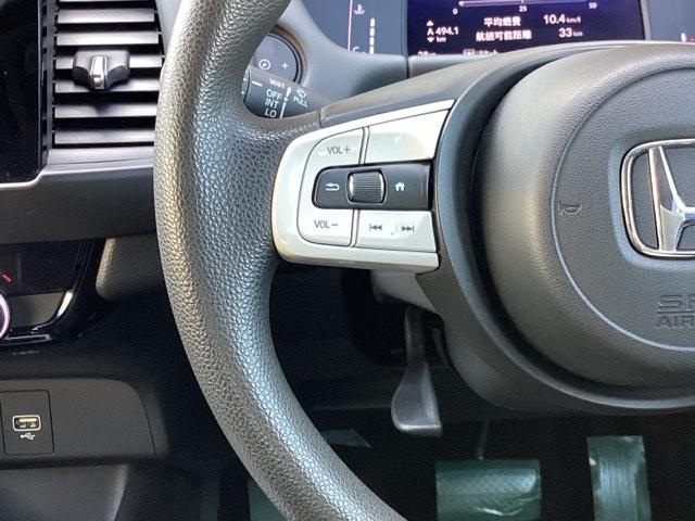 フィット ホーム HondaCONNECTforGathers+ナビ装着用スペシャルパッケージ リアカメ LEDライト クリアランスソナー ドラレコ 記録簿付 エアバッグ iストップ スマ-トキ- 盗難防止装置 DVD(27枚目)