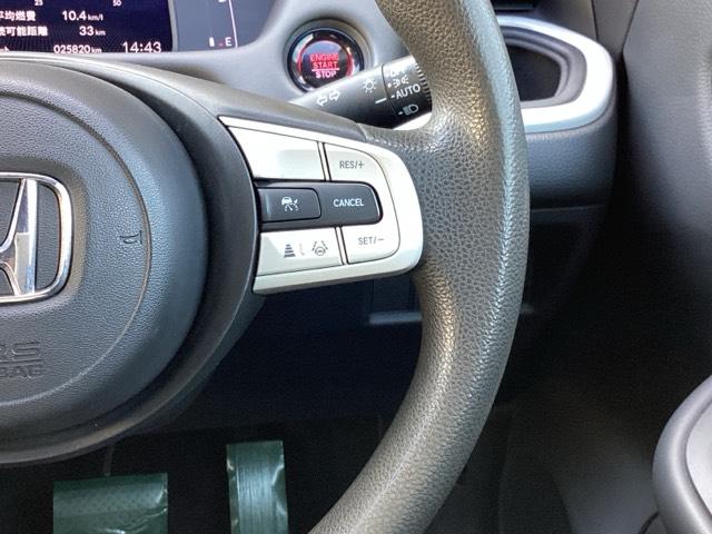 フィット ホーム HondaCONNECTforGathers+ナビ装着用スペシャルパッケージ リアカメ LEDライト クリアランスソナー ドラレコ 記録簿付 エアバッグ iストップ スマ-トキ- 盗難防止装置 DVD(28枚目)