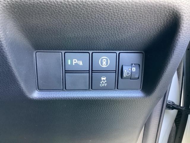 フィット ホーム HondaCONNECTforGathers+ナビ装着用スペシャルパッケージ リアカメ LEDライト クリアランスソナー ドラレコ 記録簿付 エアバッグ iストップ スマ-トキ- 盗難防止装置 DVD(32枚目)