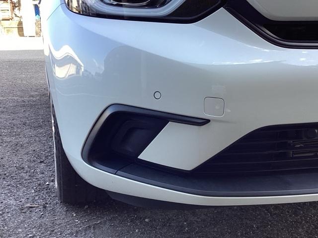 フィット ホーム HondaCONNECTforGathers+ナビ装着用スペシャルパッケージ リアカメ LEDライト クリアランスソナー ドラレコ 記録簿付 エアバッグ iストップ スマ-トキ- 盗難防止装置 DVD(45枚目)