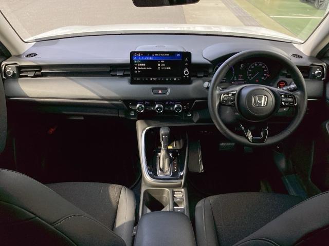 ヴェゼル e:HEVZ ブラインドスポットインフォメーション後退出庫サポートハンズフリーアクセスパワーテールゲート(予約クローズ機能付 スマキ Pトランク フルオートエアコン Dレコ エアバッグ 両席エアバック Rカメ(2枚目)