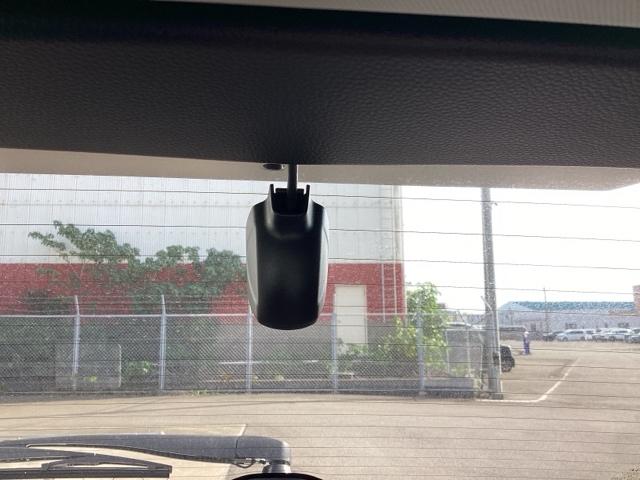 ヴェゼル e:HEVZ ブラインドスポットインフォメーション後退出庫サポートハンズフリーアクセスパワーテールゲート(予約クローズ機能付 スマキ Pトランク フルオートエアコン Dレコ エアバッグ 両席エアバック Rカメ(14枚目)