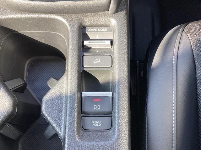 ヴェゼル e:HEVZ ブラインドスポットインフォメーション後退出庫サポートハンズフリーアクセスパワーテールゲート(予約クローズ機能付 スマキ Pトランク フルオートエアコン Dレコ エアバッグ 両席エアバック Rカメ(28枚目)