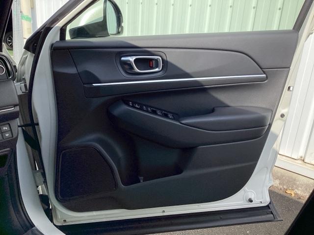 ヴェゼル e:HEVZ ブラインドスポットインフォメーション後退出庫サポートハンズフリーアクセスパワーテールゲート(予約クローズ機能付 スマキ Pトランク フルオートエアコン Dレコ エアバッグ 両席エアバック Rカメ(38枚目)