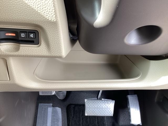 N-BOX G・Lホンダセンシング ナビ装着用スペシャルパッケージ+ETC車載器 Aストップ ESC キーフリーシステム LEDライト フルセグ対応 バックM TVナビ USB スマートキー クルコン 両席エアバック エアコン DVD(30枚目)