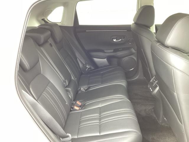 ＺＲ－Ｖ Ｚ　ＢＳＩ・後退出庫サポートレス　Ｄレコ　盗難防止システム　インテリキー　カーテンエアバック　地デジ　ＶＳＡ　ワンオーナー　Ｂカメラ　クルコン　ＵＳＢ　エアコン　ターボ　本革シ－ト　クリアランスソナー（17枚目）