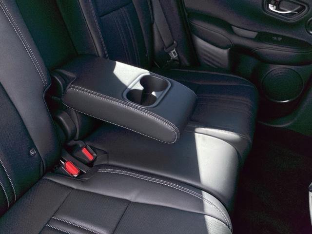 ＺＲ－Ｖ Ｚ　ＢＳＩ・後退出庫サポートレス　Ｄレコ　盗難防止システム　インテリキー　カーテンエアバック　地デジ　ＶＳＡ　ワンオーナー　Ｂカメラ　クルコン　ＵＳＢ　エアコン　ターボ　本革シ－ト　クリアランスソナー（41枚目）