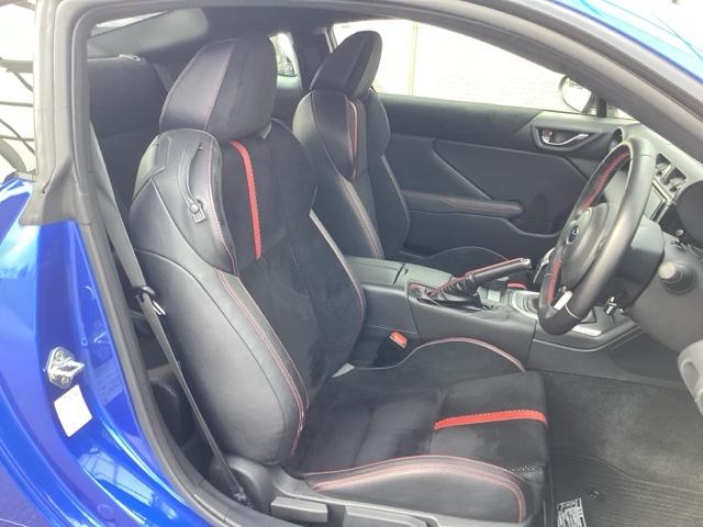 ＢＲＺ Ｓ　６ＭＴ／ドラレコ／ＥＴＣ　スマートキ　キーレスエントリー　地デジ　ヘッドライトＬＥＤ　ＥＳＣ　盗難防止システム　クルーズコントロール　ＡＡＣ　助手席エアバッグ　運転席エアバッグ　ＡＢＳ　ＤＶＤ視聴（17枚目）