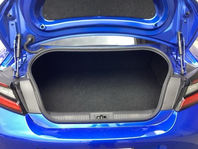 ＢＲＺ Ｓ　６ＭＴ／ドラレコ／ＥＴＣ　スマートキ　キーレスエントリー　地デジ　ヘッドライトＬＥＤ　ＥＳＣ　盗難防止システム　クルーズコントロール　ＡＡＣ　助手席エアバッグ　運転席エアバッグ　ＡＢＳ　ＤＶＤ視聴（19枚目）