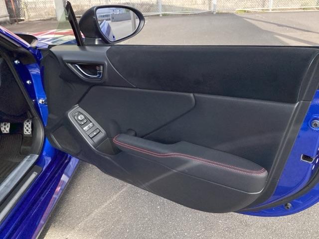 ＢＲＺ Ｓ　６ＭＴ／ドラレコ／ＥＴＣ　スマートキ　キーレスエントリー　地デジ　ヘッドライトＬＥＤ　ＥＳＣ　盗難防止システム　クルーズコントロール　ＡＡＣ　助手席エアバッグ　運転席エアバッグ　ＡＢＳ　ＤＶＤ視聴（36枚目）