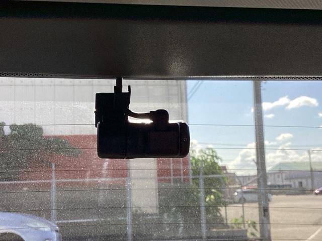 ＺＲ－Ｖ ｅ：ＨＥＶＺ　ブラインドスポットインフォメーション後退出庫サポートアダプティブドライビングビームマルチビューカメラシステム　Ｐセンサー　レザー　Ｂカメラ　サイドエアバック　パワ－シ－ト　ナビＴＶ　ＬＥＤヘッドライト（14枚目）