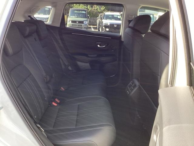 ＺＲ－Ｖ ｅ：ＨＥＶＺ　ブラインドスポットインフォメーション後退出庫サポートアダプティブドライビングビームマルチビューカメラシステム　Ｐセンサー　レザー　Ｂカメラ　サイドエアバック　パワ－シ－ト　ナビＴＶ　ＬＥＤヘッドライト（18枚目）