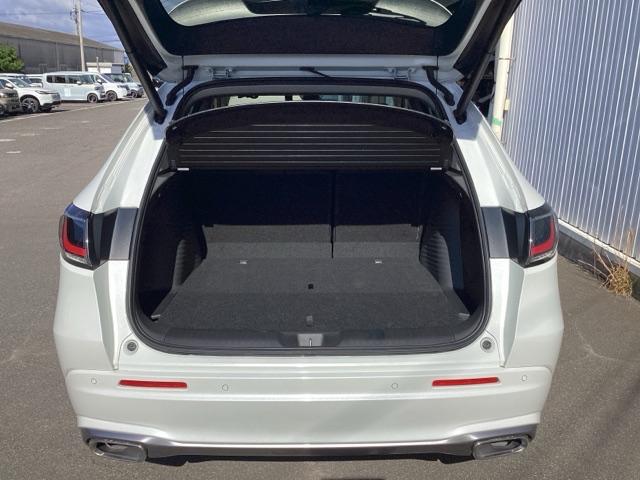 ＺＲ－Ｖ ｅ：ＨＥＶＺ　ブラインドスポットインフォメーション後退出庫サポートアダプティブドライビングビームマルチビューカメラシステム　Ｐセンサー　レザー　Ｂカメラ　サイドエアバック　パワ－シ－ト　ナビＴＶ　ＬＥＤヘッドライト（19枚目）