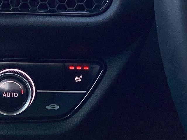 ＺＲ－Ｖ ｅ：ＨＥＶＺ　ブラインドスポットインフォメーション後退出庫サポートアダプティブドライビングビームマルチビューカメラシステム　Ｐセンサー　レザー　Ｂカメラ　サイドエアバック　パワ－シ－ト　ナビＴＶ　ＬＥＤヘッドライト（23枚目）