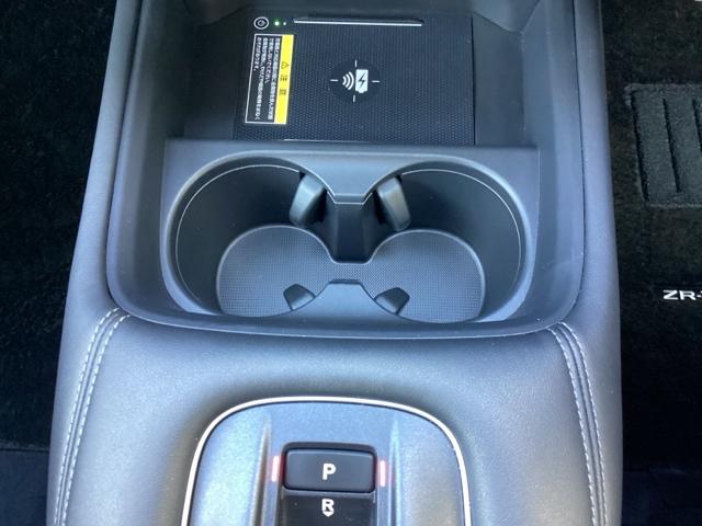 ＺＲ－Ｖ ｅ：ＨＥＶＺ　ブラインドスポットインフォメーション後退出庫サポートアダプティブドライビングビームマルチビューカメラシステム　Ｐセンサー　レザー　Ｂカメラ　サイドエアバック　パワ－シ－ト　ナビＴＶ　ＬＥＤヘッドライト（26枚目）