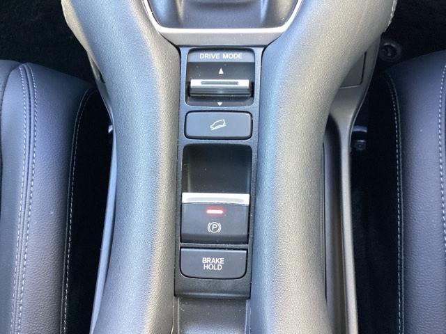 ＺＲ－Ｖ ｅ：ＨＥＶＺ　ブラインドスポットインフォメーション後退出庫サポートアダプティブドライビングビームマルチビューカメラシステム　Ｐセンサー　レザー　Ｂカメラ　サイドエアバック　パワ－シ－ト　ナビＴＶ　ＬＥＤヘッドライト（28枚目）