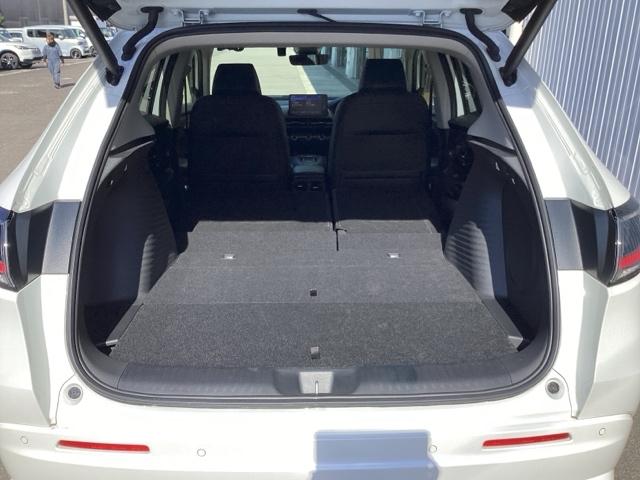 ＺＲ－Ｖ ｅ：ＨＥＶＺ　ブラインドスポットインフォメーション後退出庫サポートアダプティブドライビングビームマルチビューカメラシステム　Ｐセンサー　レザー　Ｂカメラ　サイドエアバック　パワ－シ－ト　ナビＴＶ　ＬＥＤヘッドライト（43枚目）