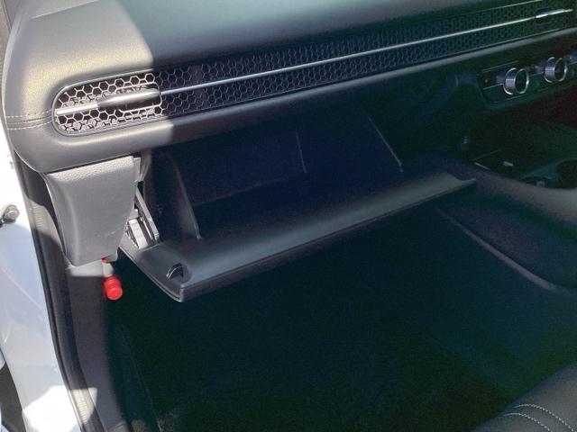 ＺＲ－Ｖ ｅ：ＨＥＶＺ　ブラインドスポットインフォメーション後退出庫サポートアダプティブドライビングビームマルチビューカメラシステム　Ｐセンサー　レザー　Ｂカメラ　サイドエアバック　パワ－シ－ト　ナビＴＶ　ＬＥＤヘッドライト（46枚目）