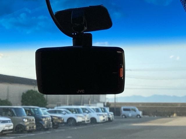 フリードハイブリッド ハイブリッド・EX ETC/純正ナビ/バックモニター/ホンダセンシング/社外ドラレコ 地デジフルセグTV シ-トヒ-タ- 整備記録簿 リヤカメラ LEDライト フルオートエアコン ABS ドラレコ付 DVD再生可(13枚目)