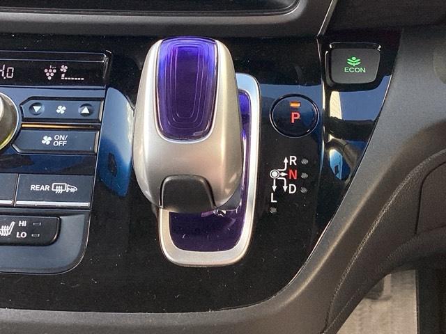 フリードハイブリッド ハイブリッド・EX ETC/純正ナビ/バックモニター/ホンダセンシング/社外ドラレコ 地デジフルセグTV シ-トヒ-タ- 整備記録簿 リヤカメラ LEDライト フルオートエアコン ABS ドラレコ付 DVD再生可(24枚目)