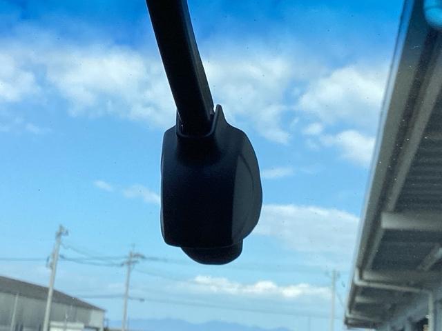 フィット ｅ：ＨＥＶクロスター　ＥＴＣ／純正ナビ／バックモニター／ホンダセンシング　フルオートエアコン　整備記録簿　前後センサー　ＬＥＤランプ　エアバッグ　サイドエアバック　地デジ　オートクルーズコントロール　ＶＳＡ　バックカメラ（13枚目）