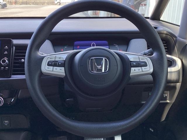 フィット ｅ：ＨＥＶクロスター　ＥＴＣ／純正ナビ／バックモニター／ホンダセンシング　フルオートエアコン　整備記録簿　前後センサー　ＬＥＤランプ　エアバッグ　サイドエアバック　地デジ　オートクルーズコントロール　ＶＳＡ　バックカメラ（16枚目）