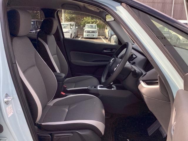 フィット ｅ：ＨＥＶクロスター　ＥＴＣ／純正ナビ／バックモニター／ホンダセンシング　フルオートエアコン　整備記録簿　前後センサー　ＬＥＤランプ　エアバッグ　サイドエアバック　地デジ　オートクルーズコントロール　ＶＳＡ　バックカメラ（17枚目）