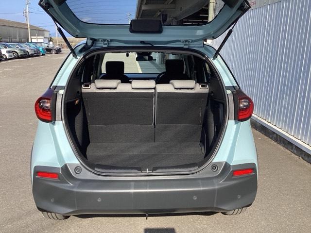 フィット ｅ：ＨＥＶクロスター　ＥＴＣ／純正ナビ／バックモニター／ホンダセンシング　フルオートエアコン　整備記録簿　前後センサー　ＬＥＤランプ　エアバッグ　サイドエアバック　地デジ　オートクルーズコントロール　ＶＳＡ　バックカメラ（19枚目）