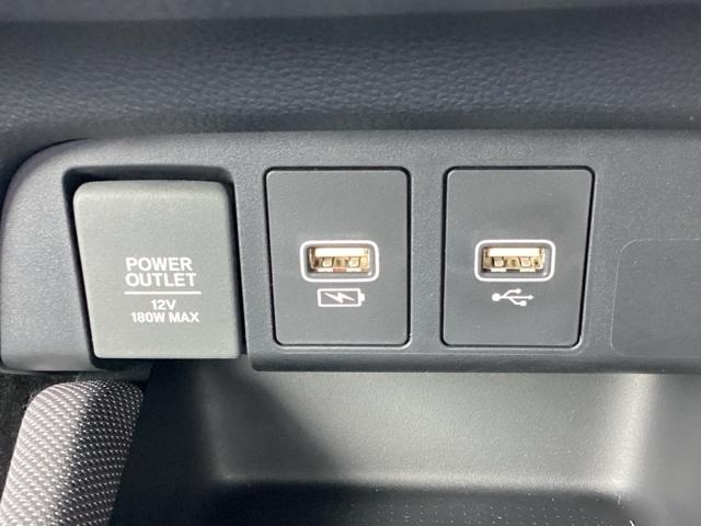 フィット ｅ：ＨＥＶクロスター　ＥＴＣ／純正ナビ／バックモニター／ホンダセンシング　フルオートエアコン　整備記録簿　前後センサー　ＬＥＤランプ　エアバッグ　サイドエアバック　地デジ　オートクルーズコントロール　ＶＳＡ　バックカメラ（23枚目）