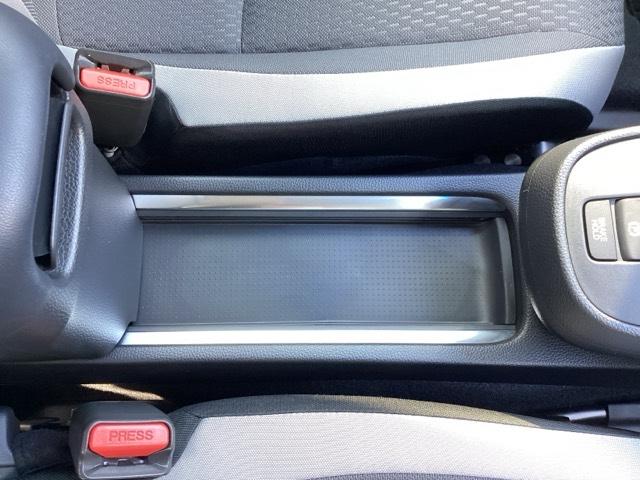 フィット ｅ：ＨＥＶクロスター　ＥＴＣ／純正ナビ／バックモニター／ホンダセンシング　フルオートエアコン　整備記録簿　前後センサー　ＬＥＤランプ　エアバッグ　サイドエアバック　地デジ　オートクルーズコントロール　ＶＳＡ　バックカメラ（26枚目）