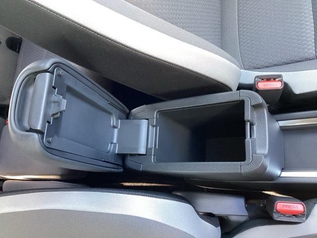 フィット ｅ：ＨＥＶクロスター　ＥＴＣ／純正ナビ／バックモニター／ホンダセンシング　フルオートエアコン　整備記録簿　前後センサー　ＬＥＤランプ　エアバッグ　サイドエアバック　地デジ　オートクルーズコントロール　ＶＳＡ　バックカメラ（27枚目）