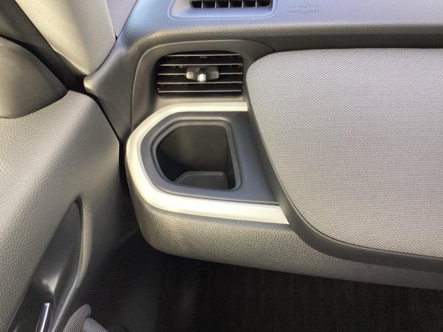 フィット ｅ：ＨＥＶクロスター　ＥＴＣ／純正ナビ／バックモニター／ホンダセンシング　フルオートエアコン　整備記録簿　前後センサー　ＬＥＤランプ　エアバッグ　サイドエアバック　地デジ　オートクルーズコントロール　ＶＳＡ　バックカメラ（42枚目）