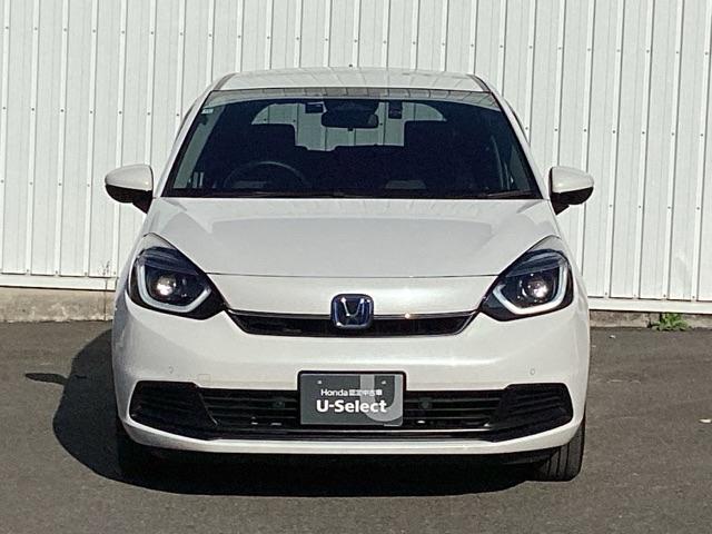 フィット ｅ：ＨＥＶホーム　ＥＴＣ／純正ナビ／バックモニター／ホンダセンシング　クリソナ　助手席エアバッグ　運転席エアバッグ　アイドリングストップ　ＬＥＤライト　ＵＳＢ接続　バックカメラ　ＡＢＳ　サイドエアバッグ　フルセグＴＶ（6枚目）